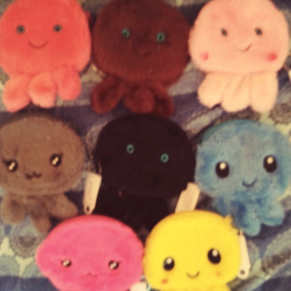 Octupus lil wallets and avacados